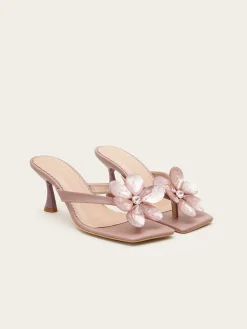 Fleurs Blanches Sandals